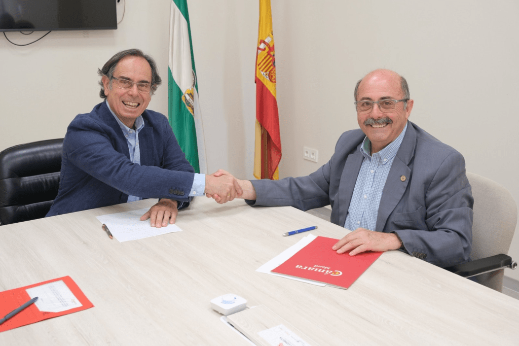 Acuerdo entre la Cámara de Comercio y la Asociación Mucho Corazón Sur de Granada